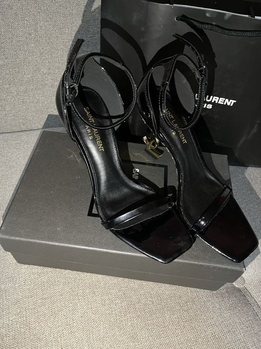 Pantofi Yves Saint Laurent noi marimea 37,38
