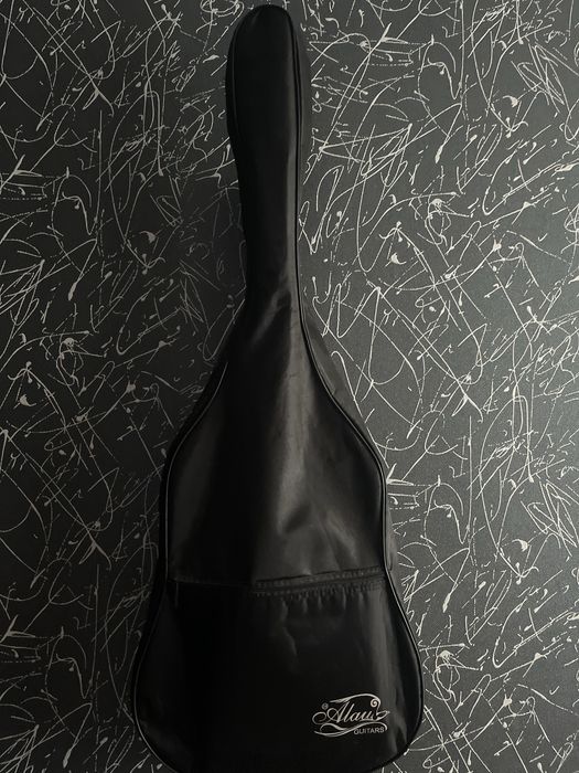 продам гитару, размер 38