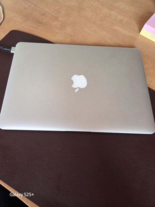 Продам МасВоок Air 13. 2015г