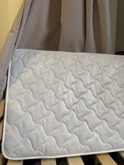 Кровать детская деревянная