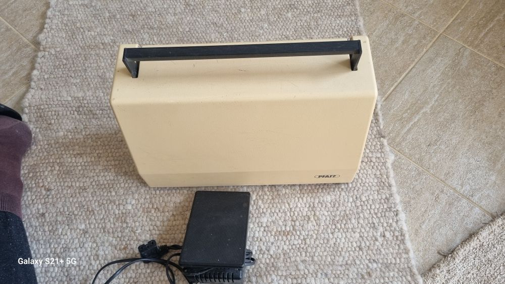 Masina de cusut Pfaff