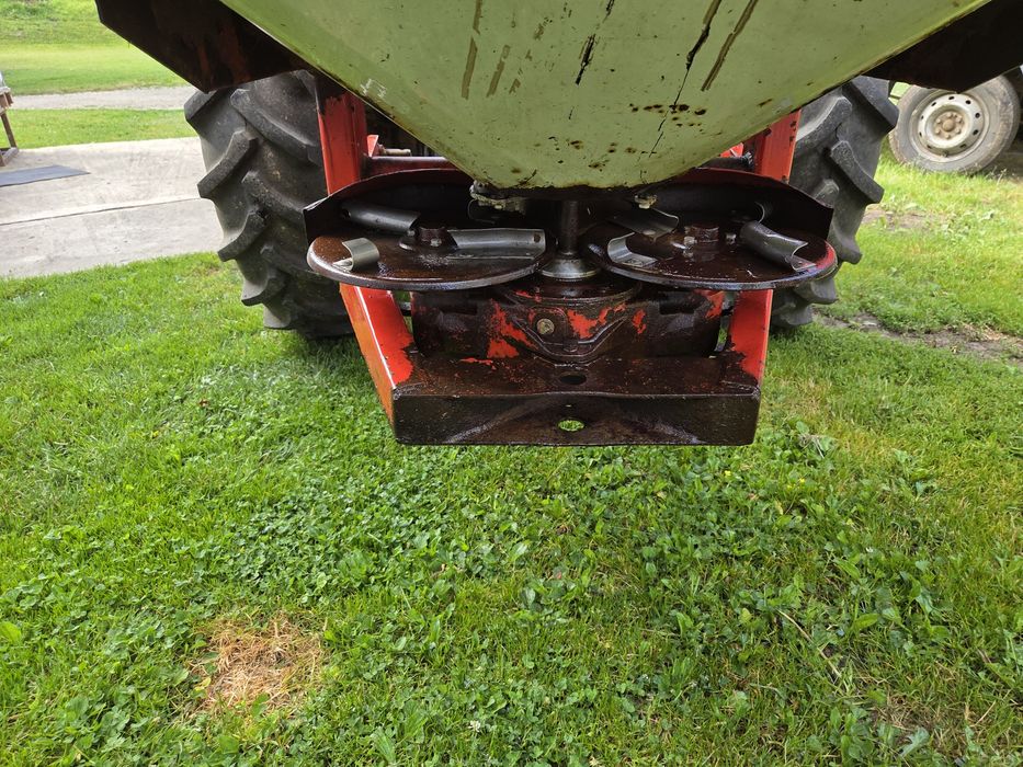 Distribuitor îngrășăminte MIG Kuhn