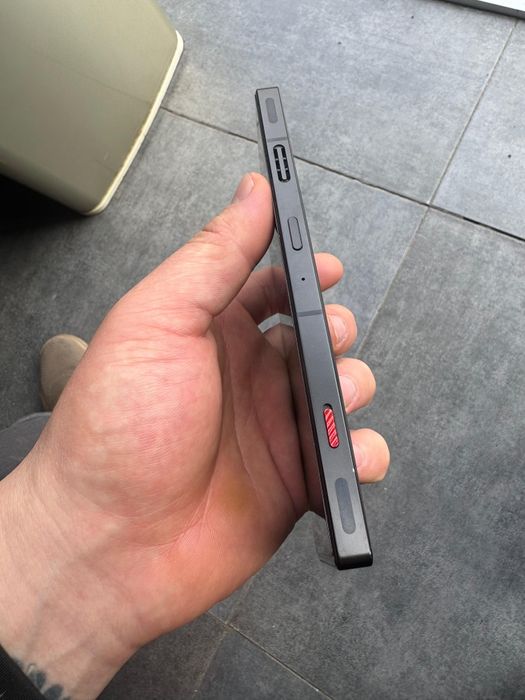 Red magic 8s pro 256g