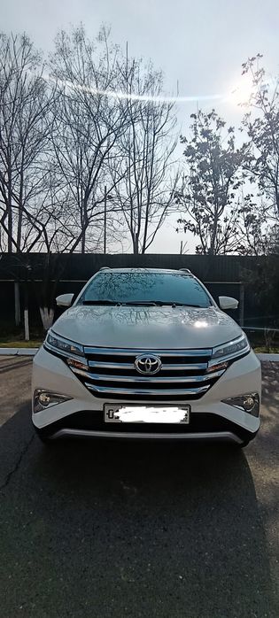 T O Y O T A. RUSH.  2022 yil