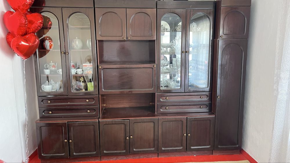 Мебель-Стенка,состаяние среднее есть торг