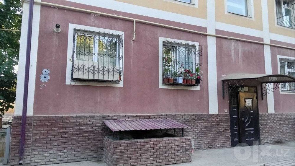 Уй сотилади 1 чи кават, Alfraganus тамон 2-хона, 50 м2+16 м2 подвал