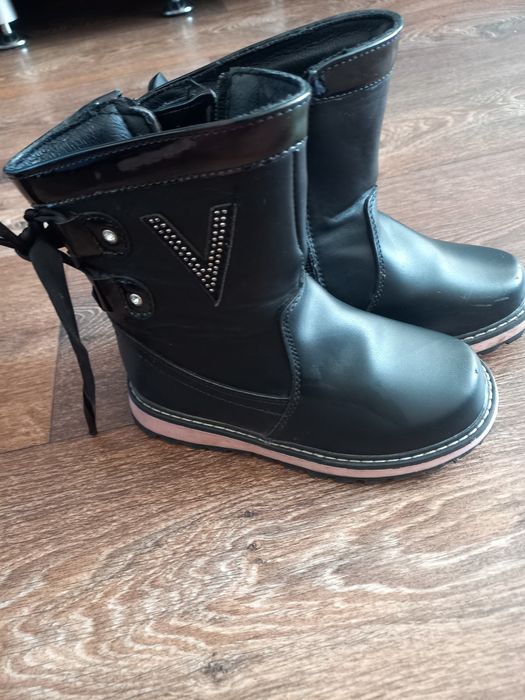 Продам детские ботиночки