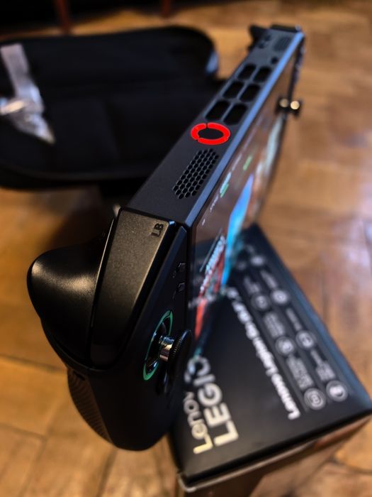 Lenovo legion go 2, z2 extreme 1tb, 890m, 32 GB RAM