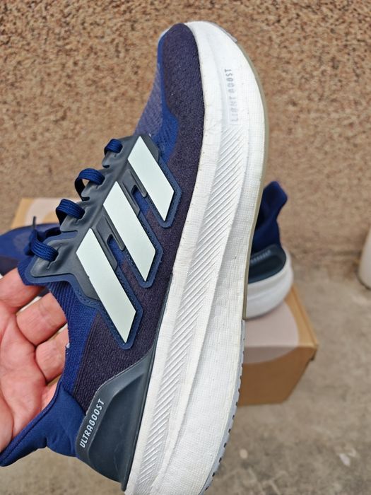 Adidas ultraboost light mărimea 45 (1:3)