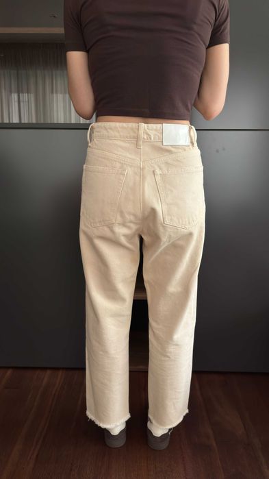Blugi Zara mom fit, crem/ecru, talie inalta, tiv franjurat, M