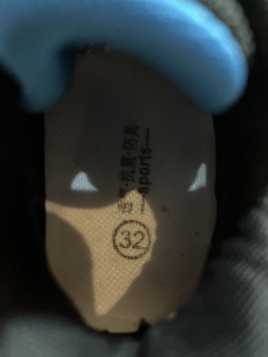 Продам кроссовки детские 32 размер