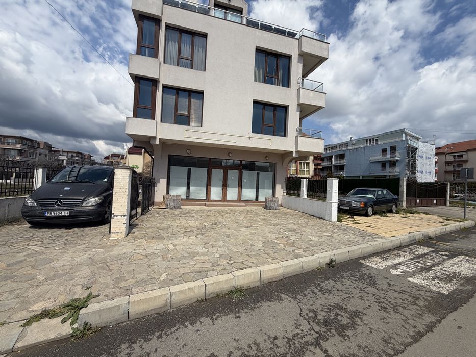 Отдава се под наем търговско помещение – Равда / Несебър