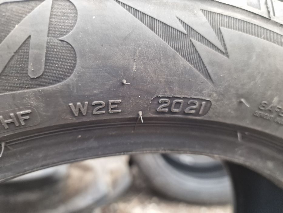 Anvelopă 205/55R17 marca Bridgestone, M+S, DOT 2021,6.5 mm