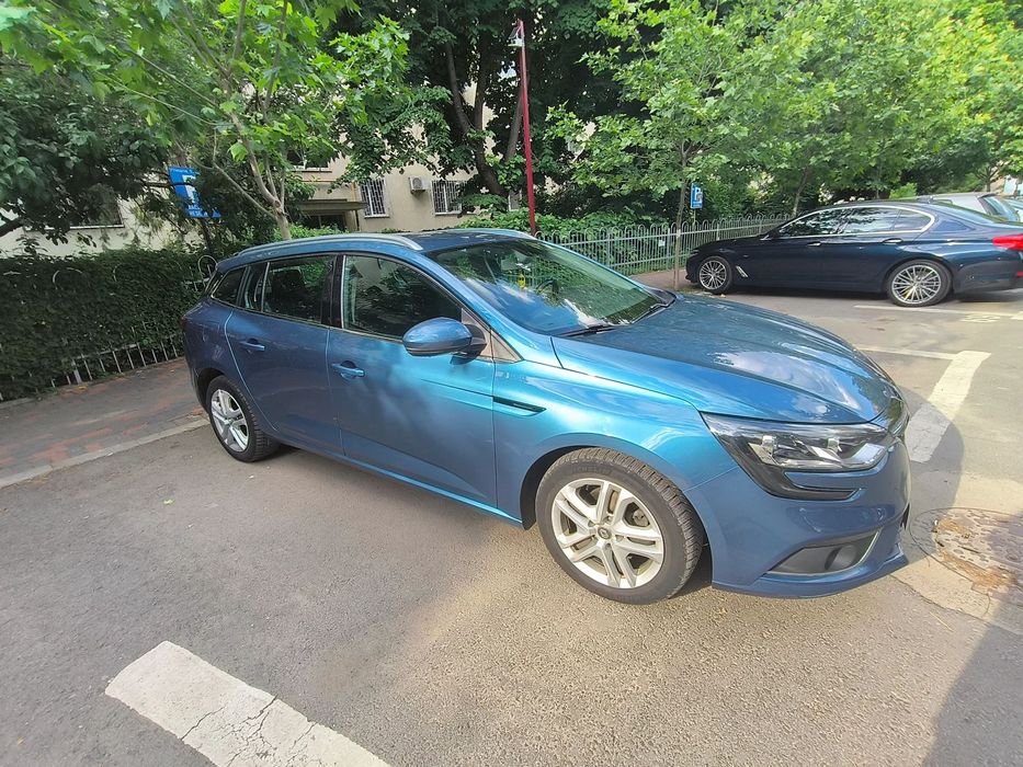 Renault Megane Buna ziua. Se vinde Masina personala Renault Megane 4 cumparat de la r