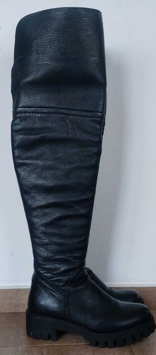 Дамски кожени ботуши