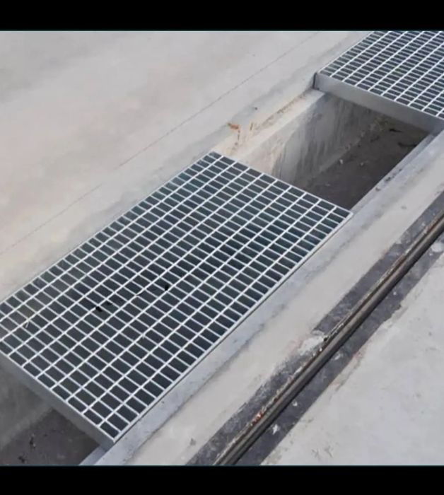 Trepte și grătare metalice zincate diferite dimensiuni debităm la dime