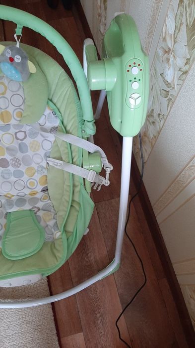 Деткая качеля,шезлонг