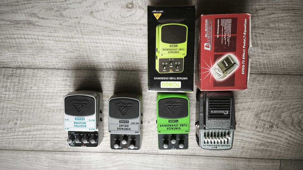 Set de 4 pedale pentru chitara electrica Behringer DiMavery - Garantie