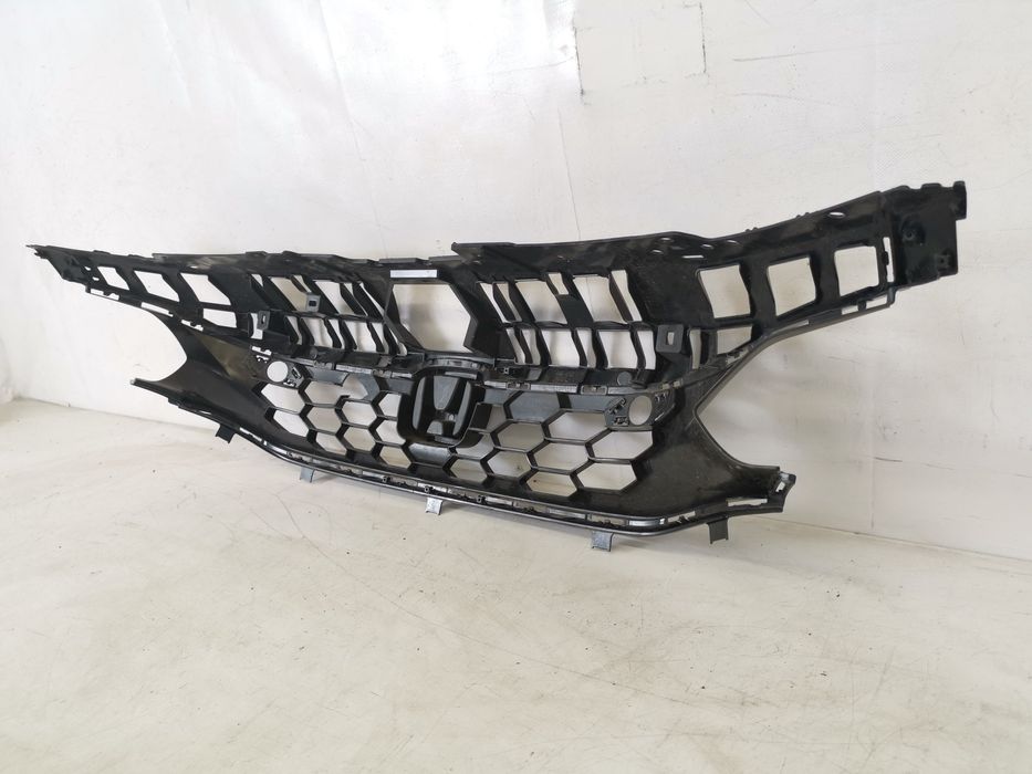 Хонда Цивик / Honda Civic Оригинална предна решетка в добро състояние