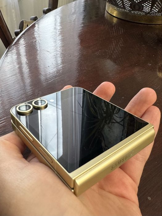 Samsung ZFlip 6 - 512GB