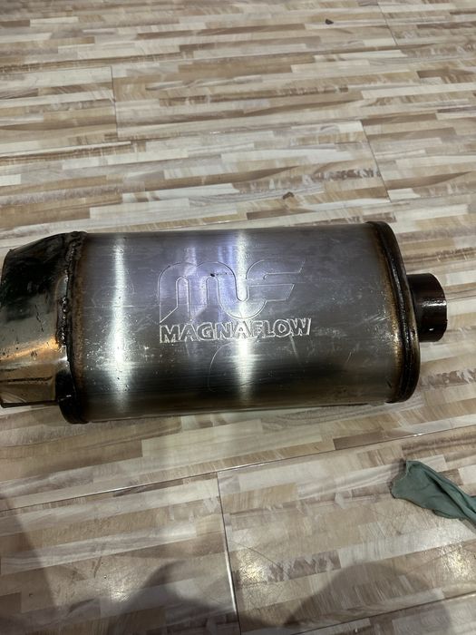 Продам приматок глушитель Magnaflow