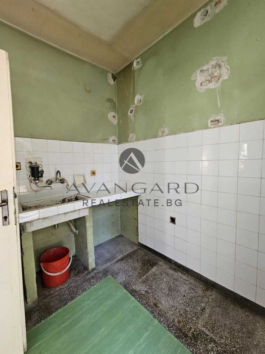 Продава се Тристаен апартамент в Пловдив, Център - 110 кв.м за 2055 €/кв.м - Снимка #8