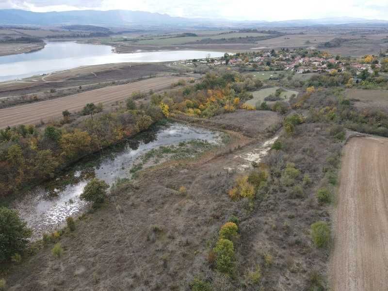 Продавам 19,407 дка земя в землището на с. Ловец