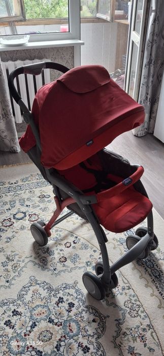 Продам детскую коляску Chicco