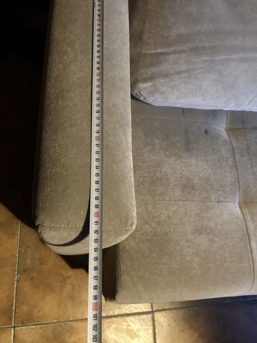 Canapea, masa + scaune