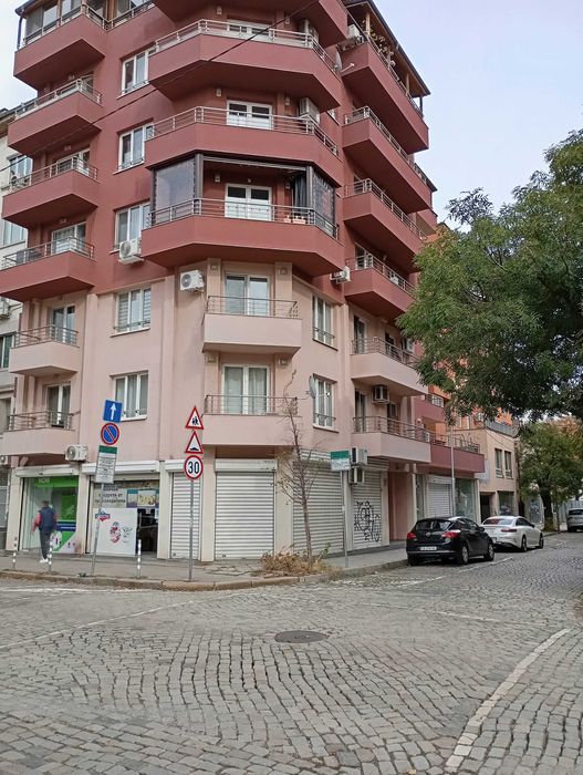 Зона Б–19, Ет.3, 2011год. без преход. 60м2., 50 застроена площ.