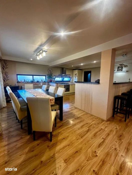Vând casă P+M 7 camere Cihei-Oradea