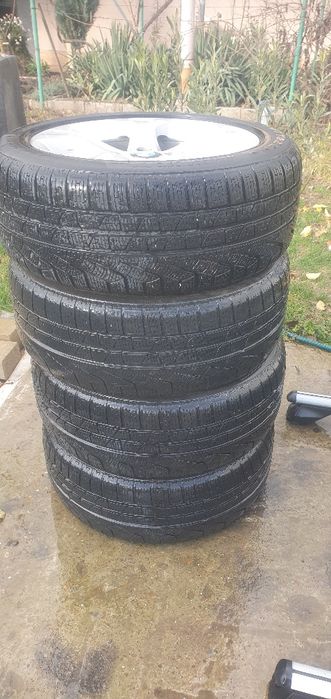 Vând jante aluminiu și anvelope  225/50/R17 M+S,și box auto... FOTO