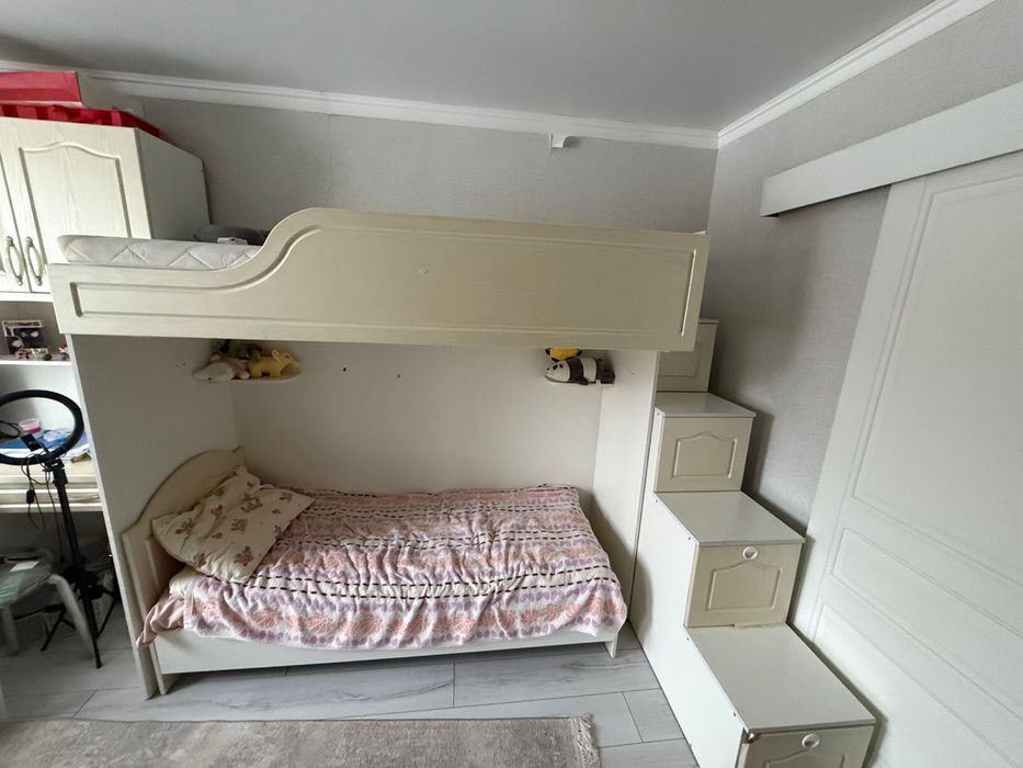 Продам кровать плюс мебель полностью