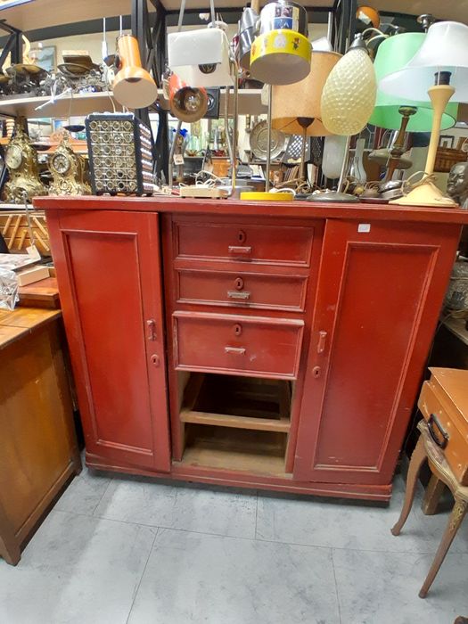 Комоды, антиквариат.