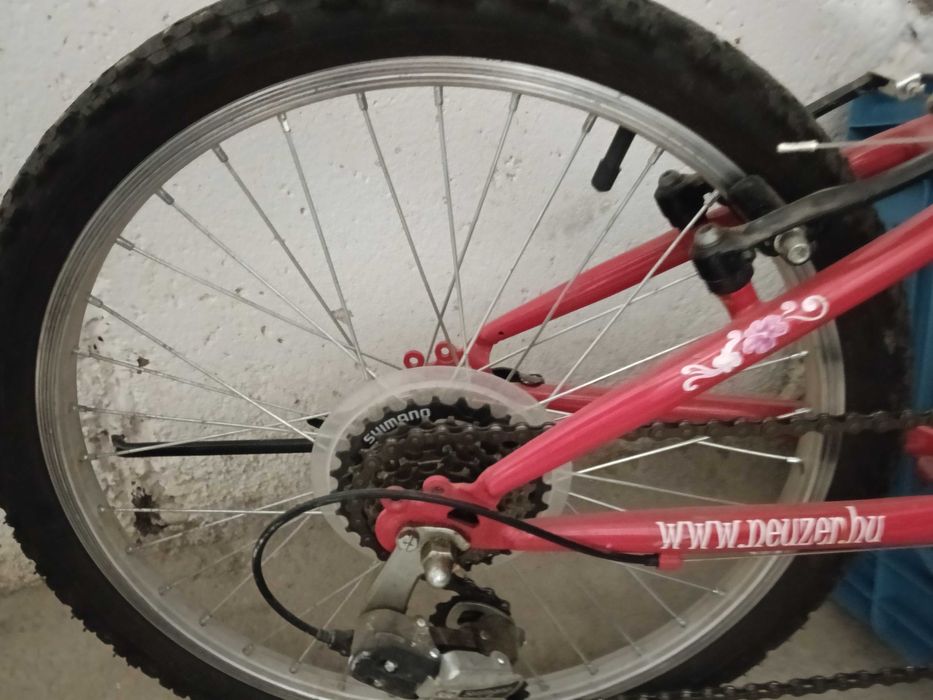 Vând bicicleta de fete 7-10 ani
