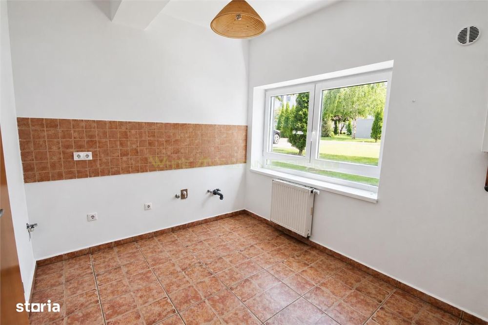 De vanzare - apartament 2 camere, Avantgarden 1