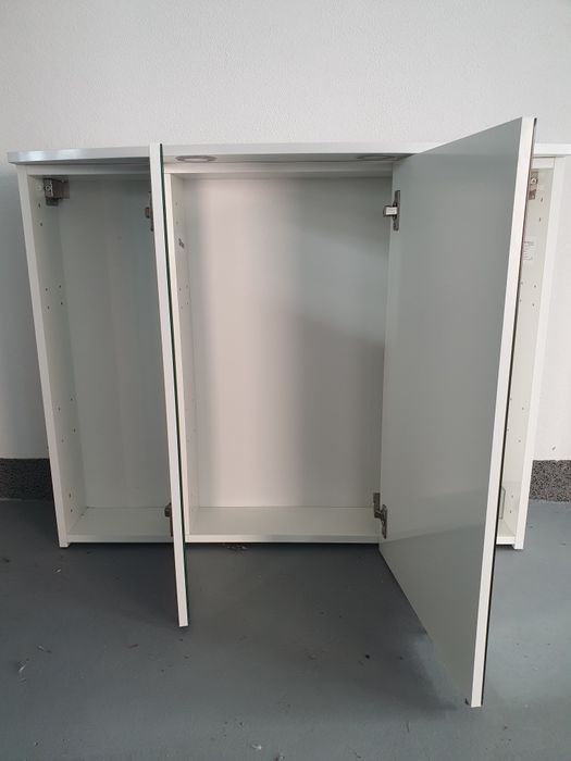 Se vinde oglinda pentru baie