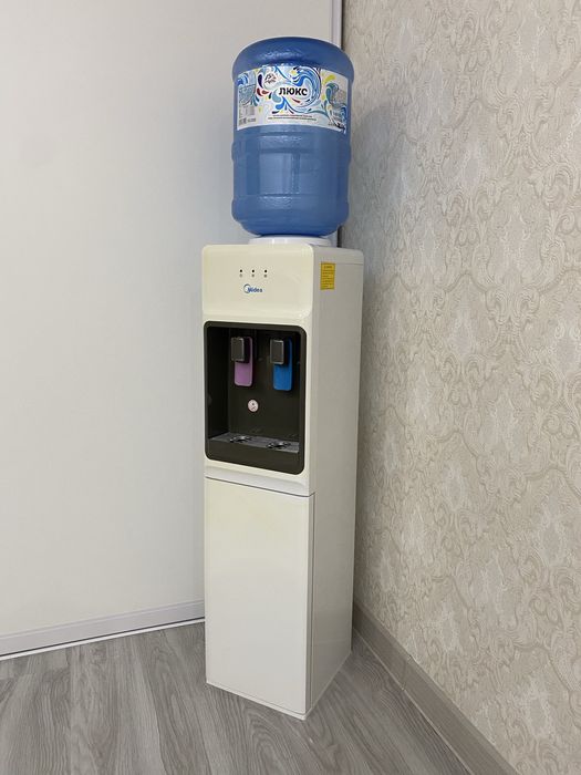 Кулер для воды холодная и горячая