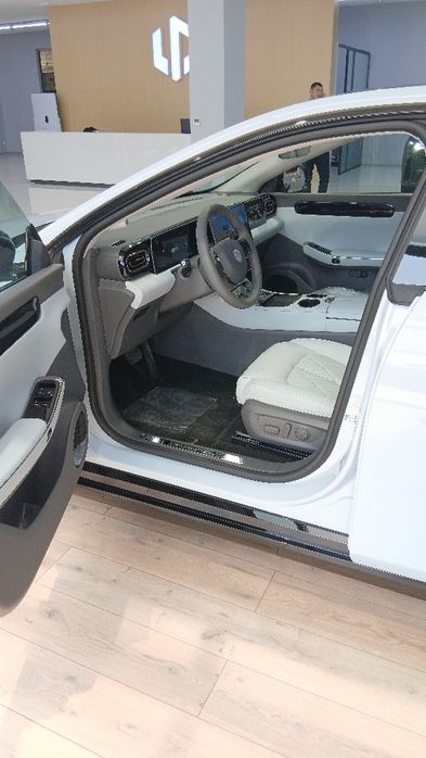 Leapmotor C01 elektr Premium dop opsiya 2025 Nalichi bor