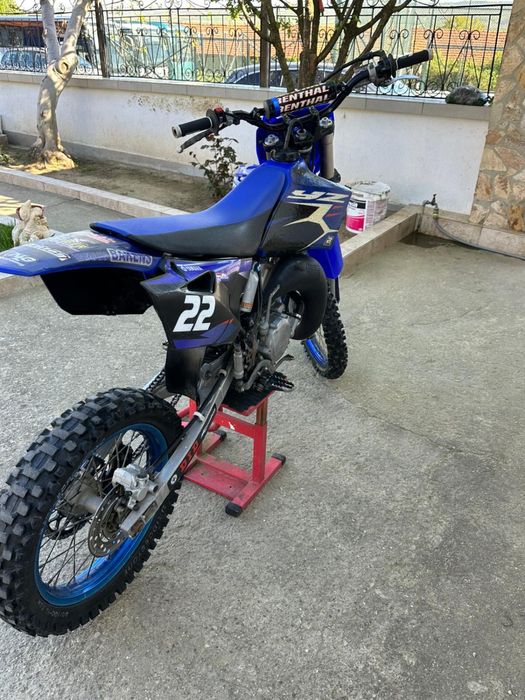 YAMAHA  YZ 2018.
