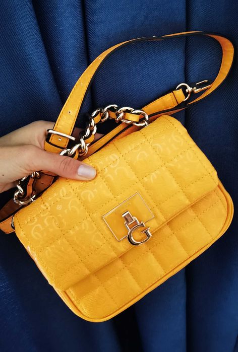 Дамска чанта Guess