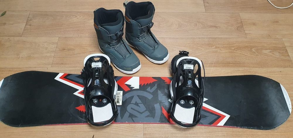Vand placa snowboard cu boots thirtytwo boa