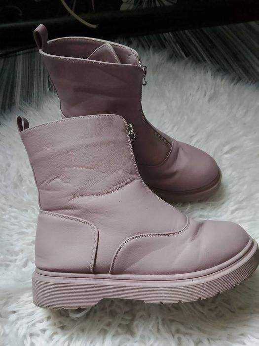 Светло лилави боти за принцеса