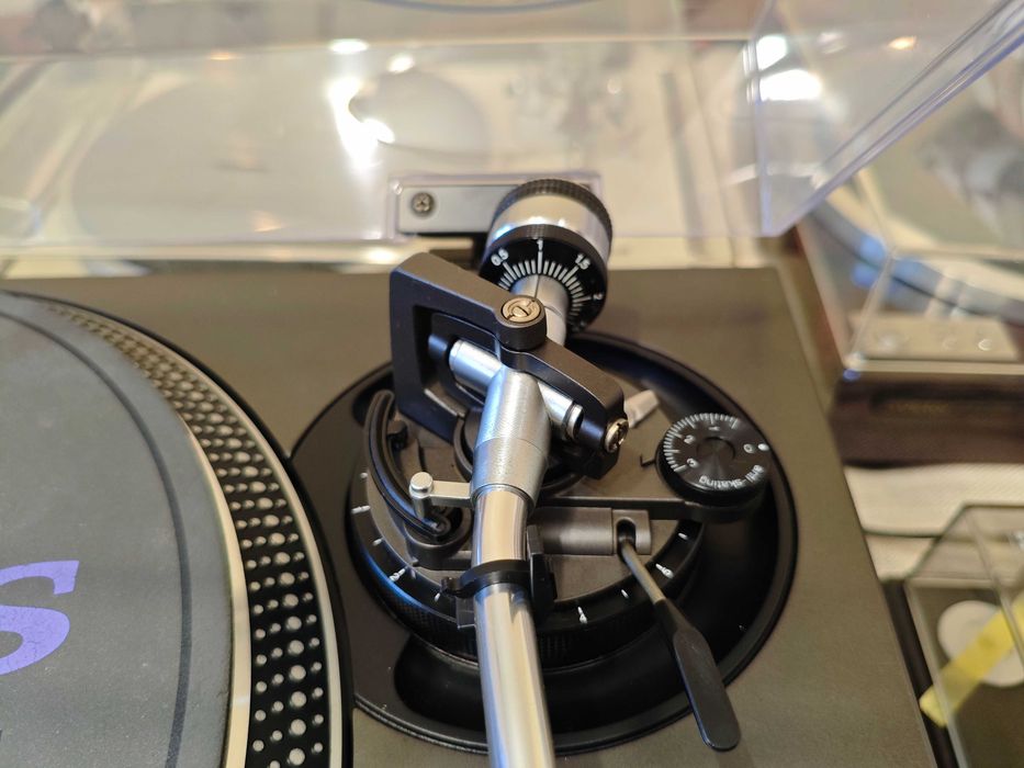 Проигрыватель виниловых дисков Technics SL-1200 mk3