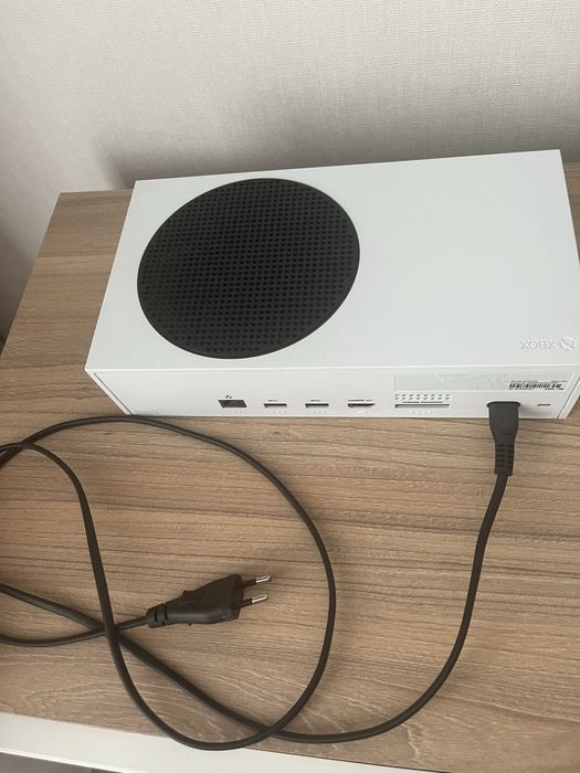 Продам Xbox Series S