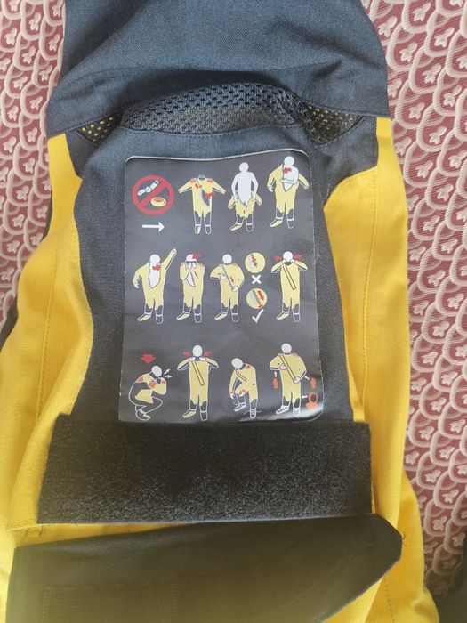Костюм за оцеляване