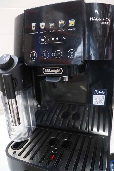 Кафеавтомат Delonghi Magnifica Start ECAM220.91.B с LatteCrema
