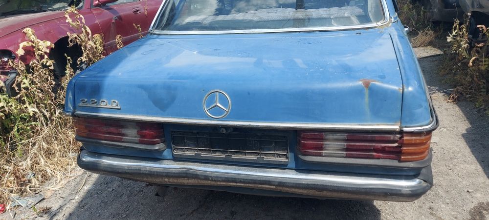 Mercedes w123  220d  1979