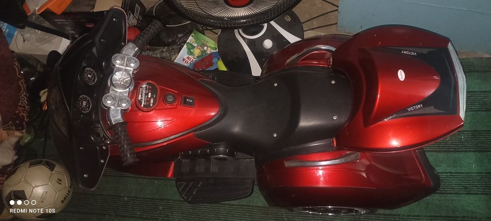 Bolalar skuteri  haydashga qulay