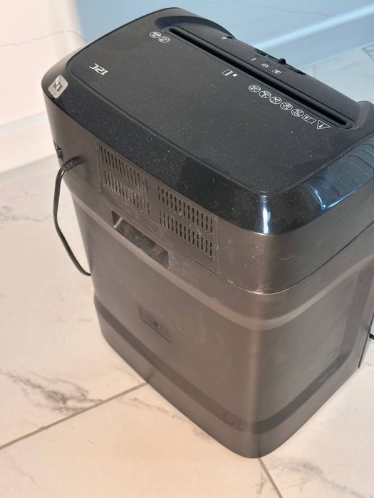 Уничтожитель бумаги (шредер)